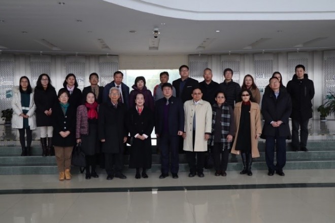 The study-visit, meeting and discussion of Thailand-China Vocational Education Cooperation on Mechartronics-Robts between Institute of Vocational Education, Bangkok Thailand and Shanghai Technical Institute of Electronics & Information, China